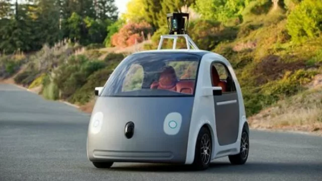 El coche de Google aprende a tocar el claxon