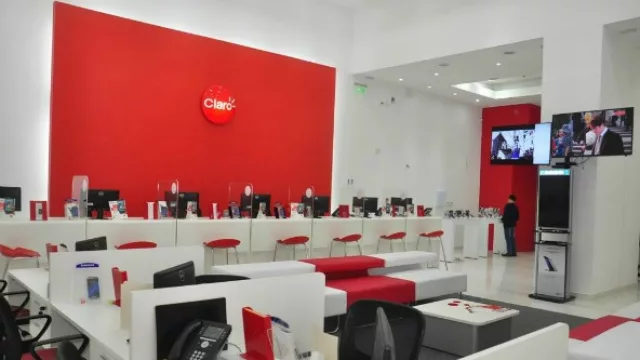 Claro abre sus puertas en el Paseo La Galería