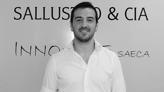 Sebastián García (Gerente de Logística)