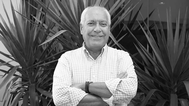 Ernesto Gómez Espeche (Director Presidente)