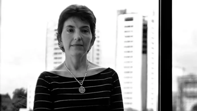 Stella Oporto (Gerente de Presupuestos)