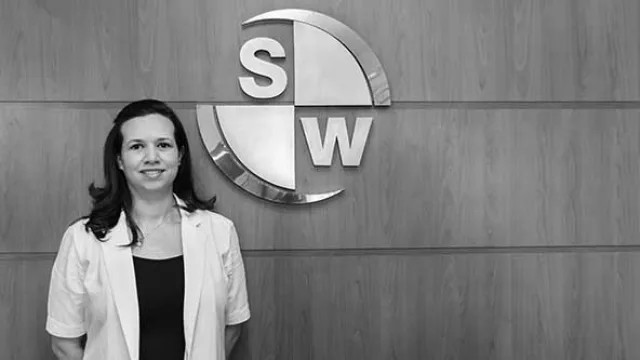 Adriana Ramos (Gerente Administrativa)