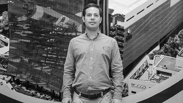 Gonzalo Álvarez, Center Manager