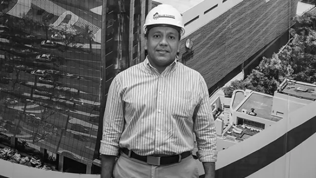 Julio Hernández, Vicepresidente / Director de Obras