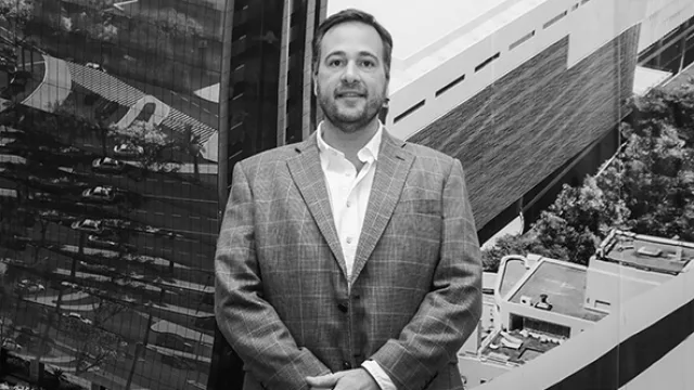 Alejandro Pejovich, Gerente Comercial