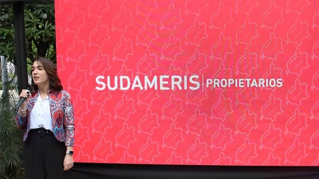 Fiorella Frescura, product manager de Sudameris Propietarios, durante la presentación de la nueva plataforma web.