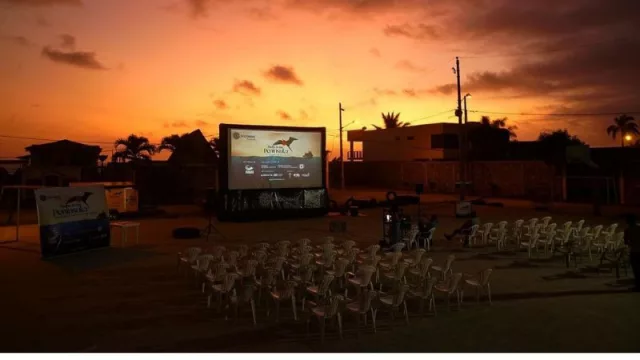 Desde Uruguay Ecocinema llegará a nuestro país: un cine móvil con energía solar en espacios públicos