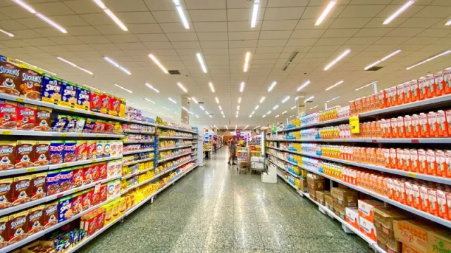 Supermercadistas igualan movimiento del 2019 y anticipan que año electoral será un desafío para la economía