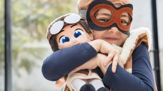 La muñeca uruguaya que se encaprichó, arrancó a escalar y llegó a Estados Unidos (Little Rebels está en Macy´s)