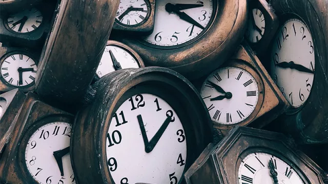 La hora señalada: Mantener horario de verano todo el año ¿Es mejor para los negocios?