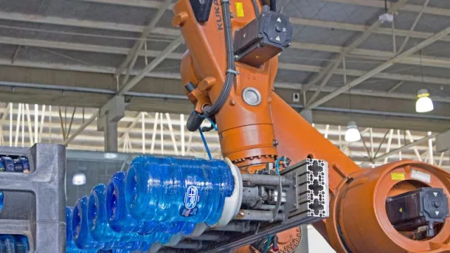 Agua que has de beber: Seltz vende 600.000 litros/día el líquido (ventas aumentaron 6% en un año)