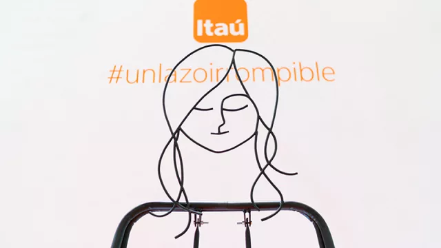 Banco Itaú presenta Un Lazo Irrompible: una instalación que inmortaliza el vínculo entre una madre y su hijo