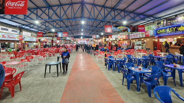 En el pabellón de la comida sobran opciones de pizzas, lomitos y hamburguesas.