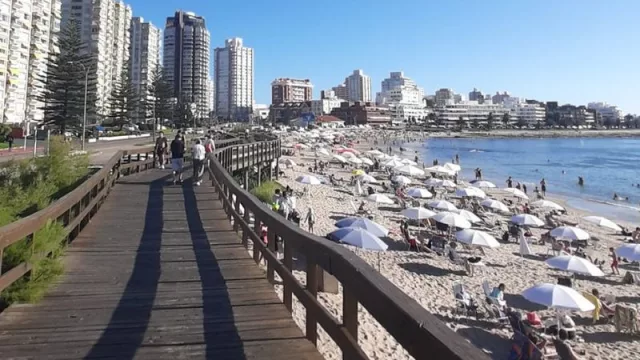 Entre turistas “fieles” y de los otros (UY recibió hasta el momento casi 2 millones de visitantes y más de US$ 1.000 millones en divisas)