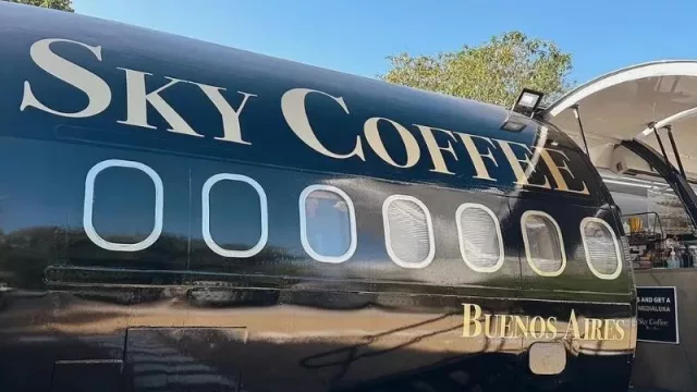 Abrió en Miami Sky Coffee Buenos Aires, una cafetería singular en un avión McDonnell Douglas (parte I)