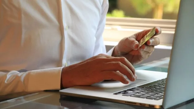 Zara, El Corte Inglés y Mango: las preferidas entre los españoles en temporada de rebajas