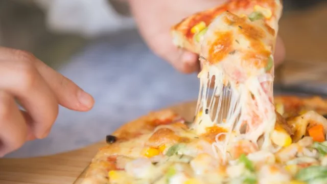 Círculo de sabor: La pizza, herencia italiana que conquistó el paladar paraguayo (pepperoni, una de las tres favoritas)