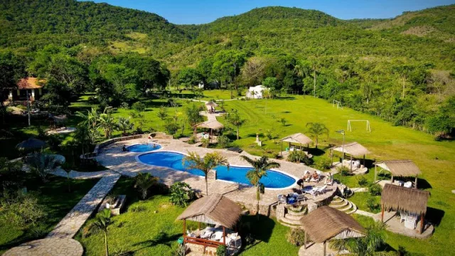 Diochi Paradise: Posadas al estilo iglú y alpinas en medio de cerros de Escobar