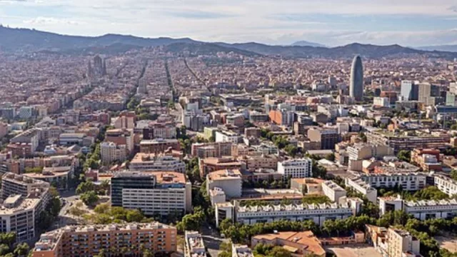 Barcelona se sitúa entre las diez ciudades más resilientes del mundo (y es la 8ª más atractiva para trabajar en el extranjero)