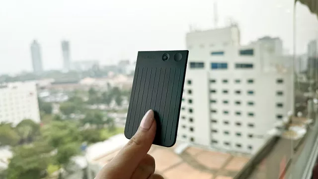 Con Plaud podemos decirle adiós para siempre a tomar notas (con resúmenes en minutos)