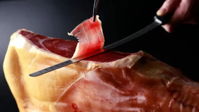 El 50% de las ventas de jamón ibérico se generan durante Black Friday y Navidad (el precio medio del kilo subió a 12 euros durante el primer semestre de 2024)