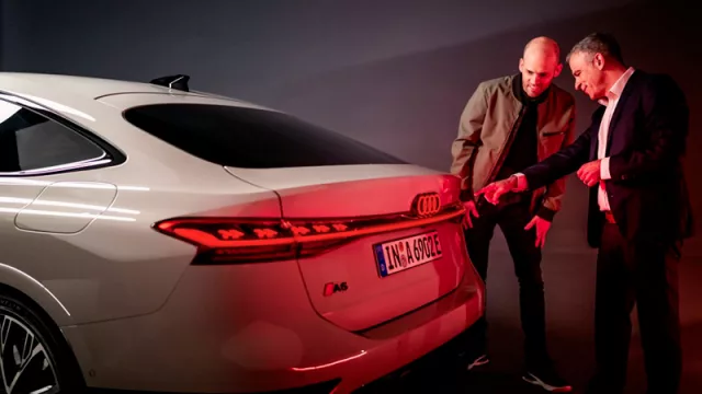 Los aros brillan más que nunca: Audi A6 e-tron presenta iluminación con OLED digitales