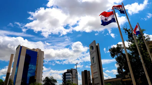 Panorama económico muestra crecimiento moderado y exportaciones a la baja en noviembre