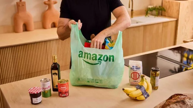 Amazon prueba en España bolsas de compra biodegradables y avanza en nuevas tecnologías para su reciclaje