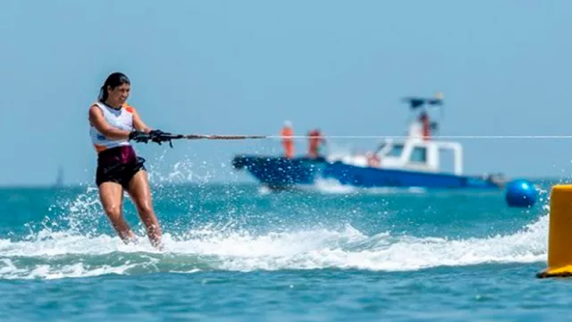 María Victoria “Marari” Codas, instructora de esquí náutico en el Club Náutico de San Bernardino