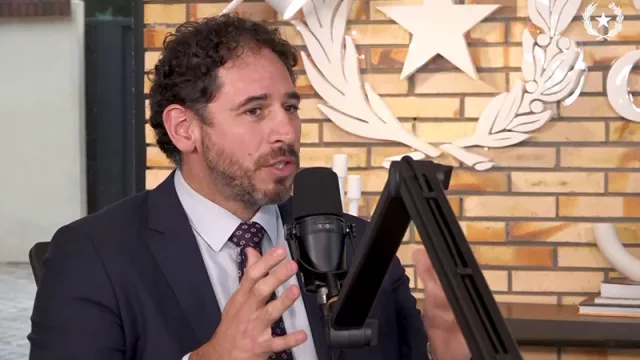 Gobierno busca regular los paneles solares en hogares para comprar sus excedentes de energía