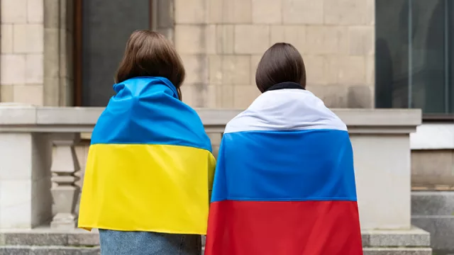 ¿Paz entre Rusia y Ucrania? Con cautela, prevén recuperación de mercados y equilibrio en el precio del combustible