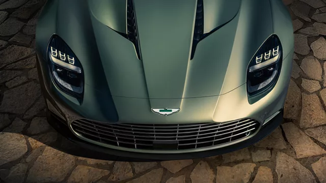 Aston Martin lanzó su último convertible: el Vanquish Volante presume el motor más potente