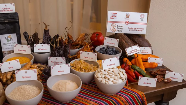 Perú busca aumentar exportaciones de su agroindustria a Paraguay (y guiña el ojo a la carne nacional)