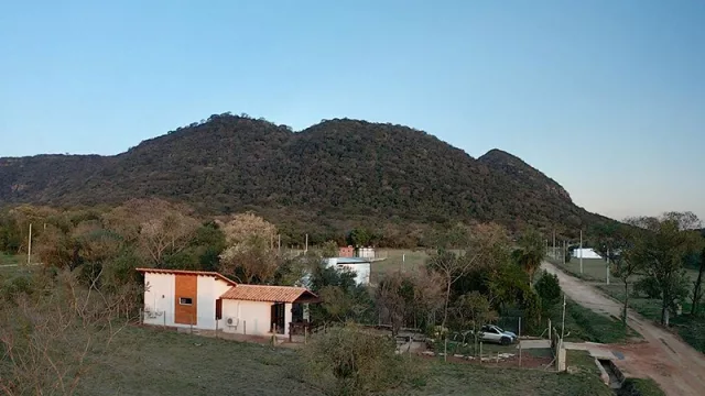 Una escapada en Paraguarí: Belina Terra, el refugio con piscina rústica y vistas al cerro