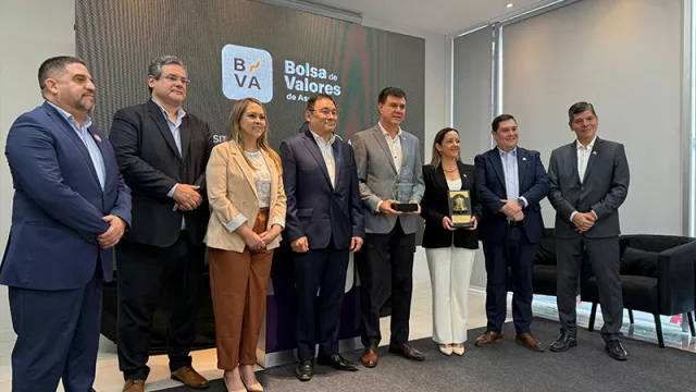 Debut bursátil: Cooperativa Universitaria marca su entrada con una emisión de G. 50.000 millones