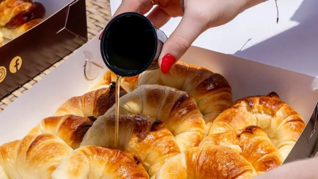 Medialunas Calentitas prepara nuevos formatos y su expansión a más barrios (19 años de tentación)