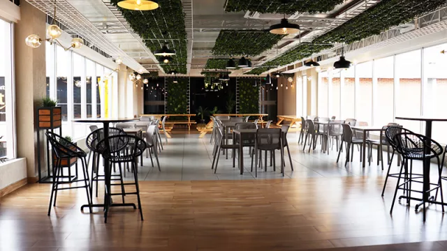 Shopping Multiplaza reinaugura su patio de comidas con 23 locales gastronómicos (y nuevas experiencias)