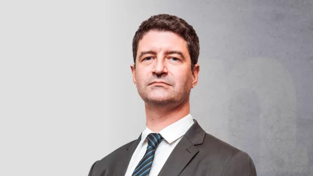 Valdovinos le guiña el ojo a Francia y apuesta por más comercio bilateral