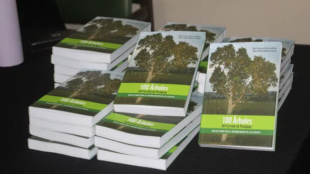 Un poco del Cerrado paraguayo en tus manos: presentan libro con los 100 árboles más representativos del ecosistema