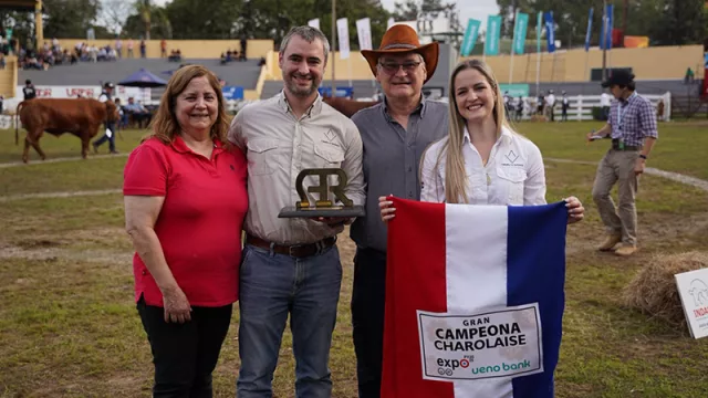 La Charolaise rompió el silencio de 23 años: la raza bovina volvió a mugir en la Expo Paraguay 2025