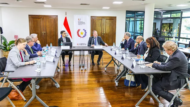 Visita estratégica: delegación estadounidense busca integrar a Paraguay al sistema financiero global