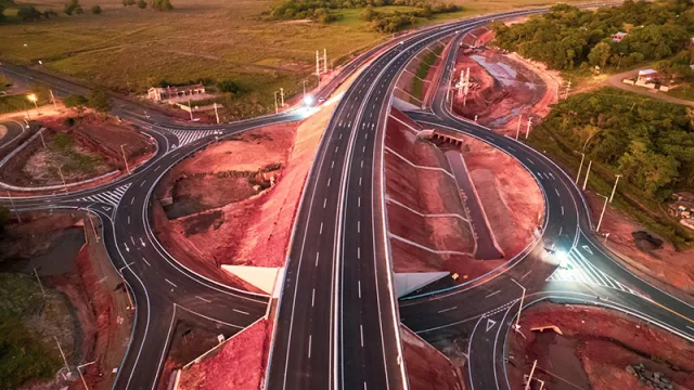 Rumbo económico en revisión: Analizan equilibrio entre sostenibilidad fiscal e impulso a la infraestructura