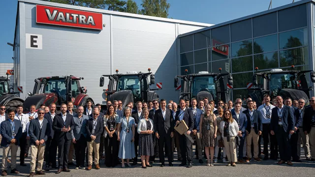 Rieder & Cía. fue coanfitrión de la visita presidencial a la planta central de Valtra en Finlandia