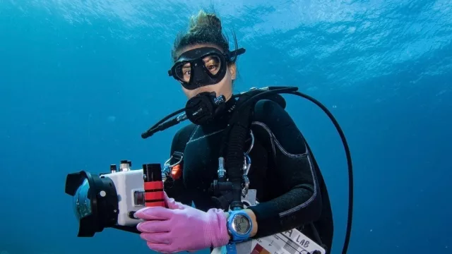 Orgullo nacional: la científica paraguaya que desarrolla algoritmos y modelos 3D para conservar los arrecifes de coral desde Hawái