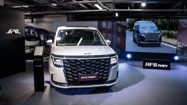 Grupo Santa Rosa Paraguay lanza el JAC RF8 PHEV, un SUV híbrido enchufable de lujo con capacidad para siete pasajeros