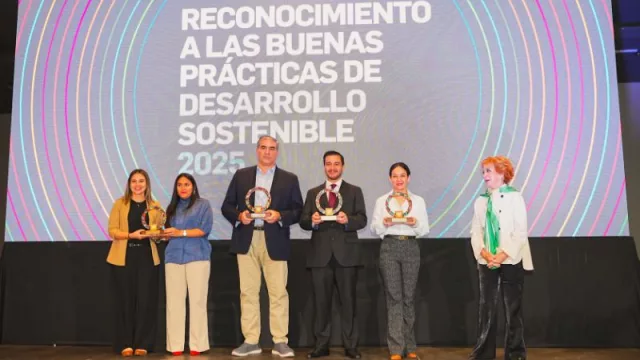 ueno bank recibió el “Reconocimiento a las Buenas Prácticas de Desarrollo Sostenible 2025” de la mano del Pacto Global