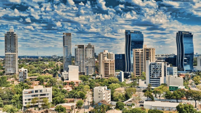 ¿Feriado o freno económico? Comercios e industrias alertan pérdidas y posadas piden planificación