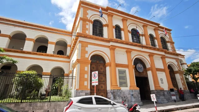 Impuestos internos toman la posta: los servicios y actividades terciarias impulsaron la economía