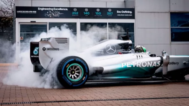 Motores en la cuerda floja: la F1 se sacude antes de 2026 por un posible truco de Mercedes y Red Bull