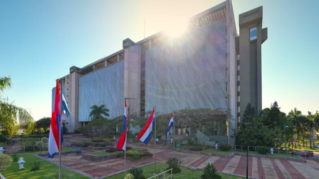 Prendas de vestir, productos farmacéuticos y vehículos lideraron el crecimiento comercial